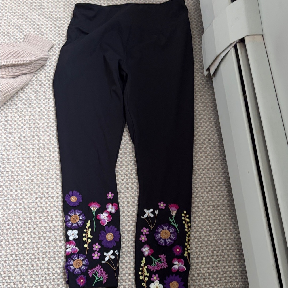 Floral Embroidered women’s leggings
